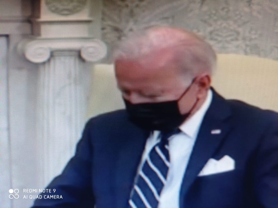 שפת גוף ביידן